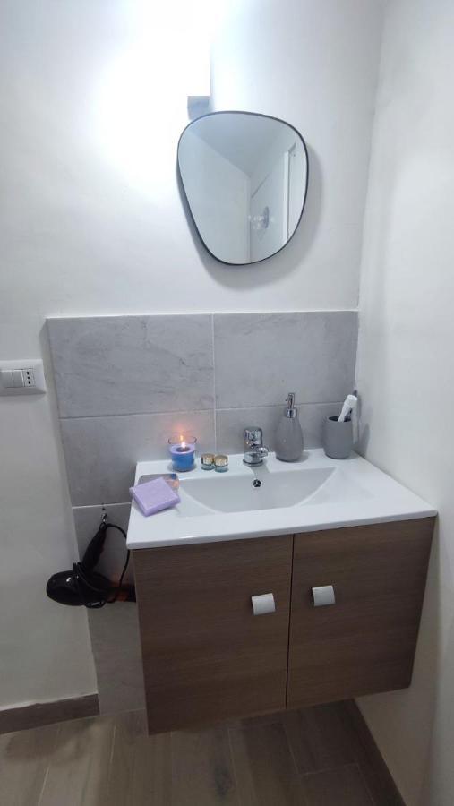 Fiu Relais Apartment Наполи Екстериор снимка